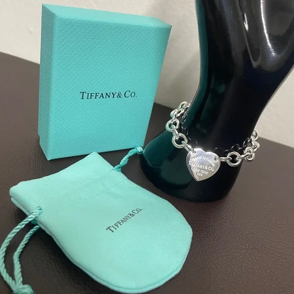 Tiffany & Co. - Picture 12 of 13